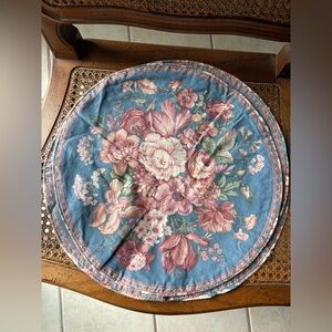 Set of 4 Vintage Round Floral Placemats with Pink and Cream Flowers